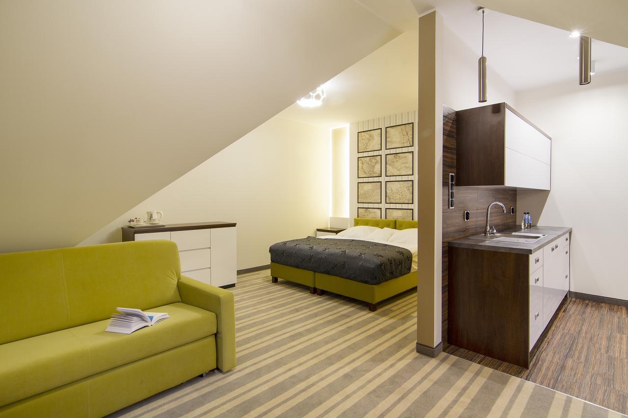Hotel Pory Roku Czysteblota Eksteriør billede