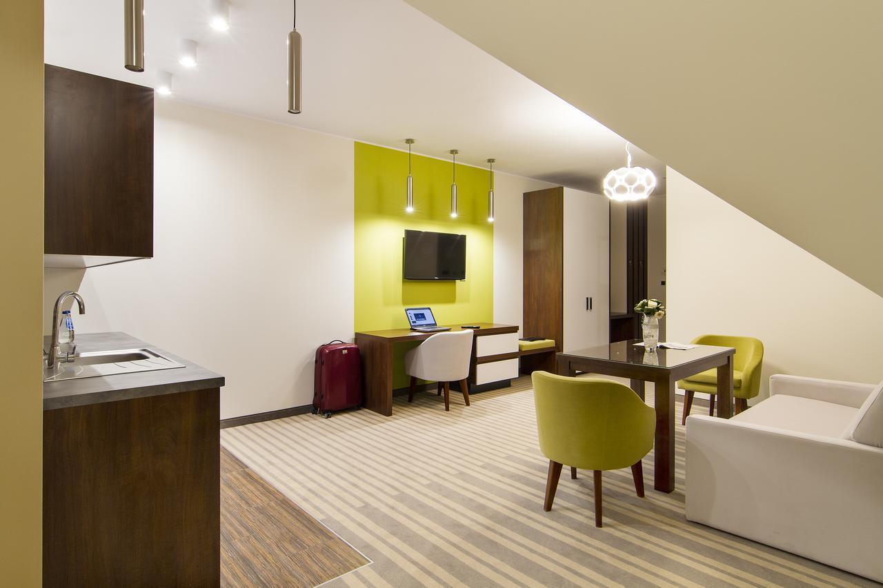 Hotel Pory Roku Czysteblota Eksteriør billede